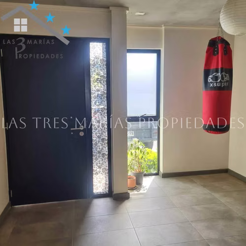 Moderno Townhouse para Inversión (121283)