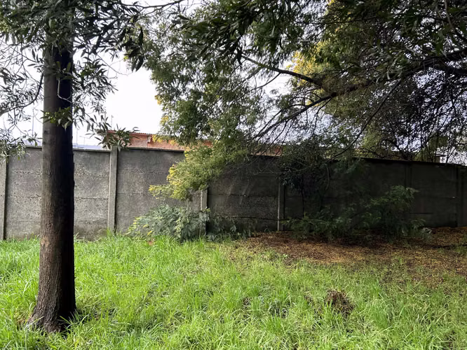 Vendo terreno con uso comercial o habitacional, excelente ubicación.