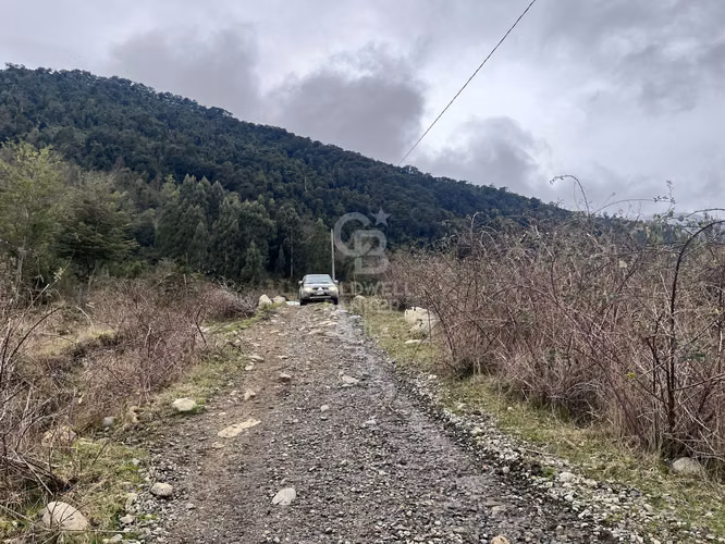 Parcela en Quimán: Vistas al Lago Ranco y Volcanes.