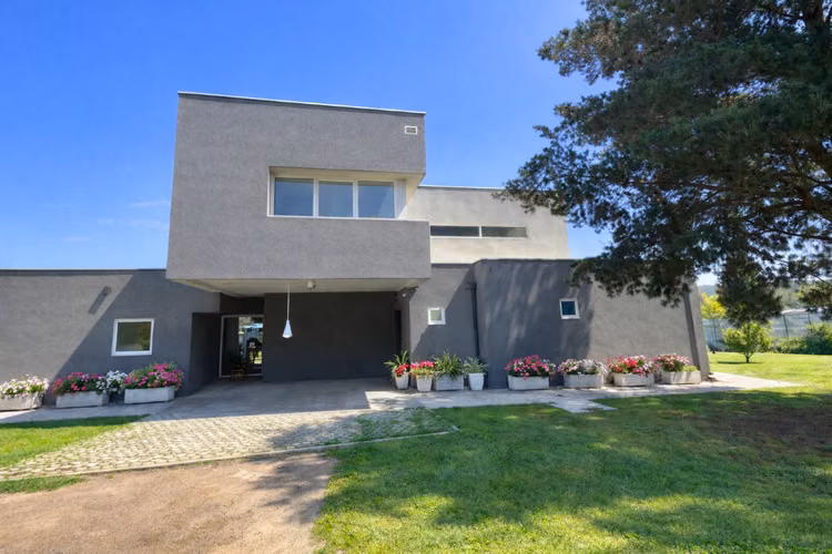 Venta de Parcela con Casa Estilo Mediterránea en Lo Orozco Quilpue