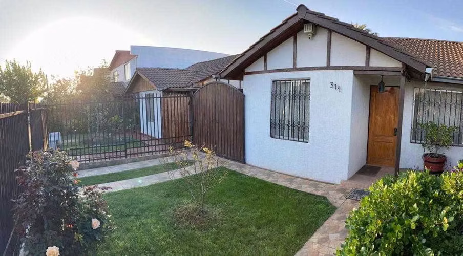 Se Vende Casa Maipú 4D-2B-1B-2E (121338)