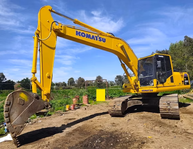 Excavadora Komatsu PC 200 LC 20 Ton Año  Hrs