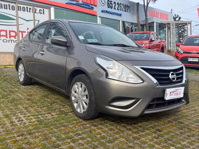 Nissan Versa sence 2015 automático