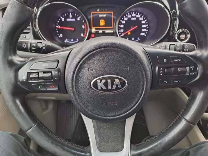 KIA GRAND CARNIVAL 2017