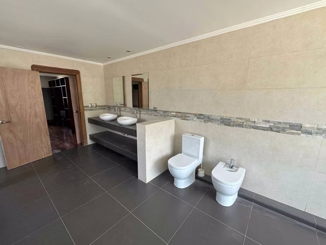 Espectacular Casa en Arriendo en la Reina (122550)