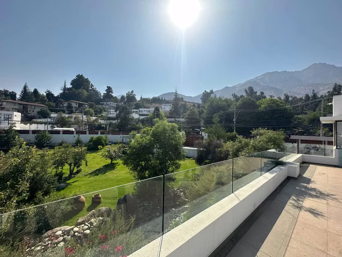 Espectacular Casa en Arriendo en la Reina (122550)