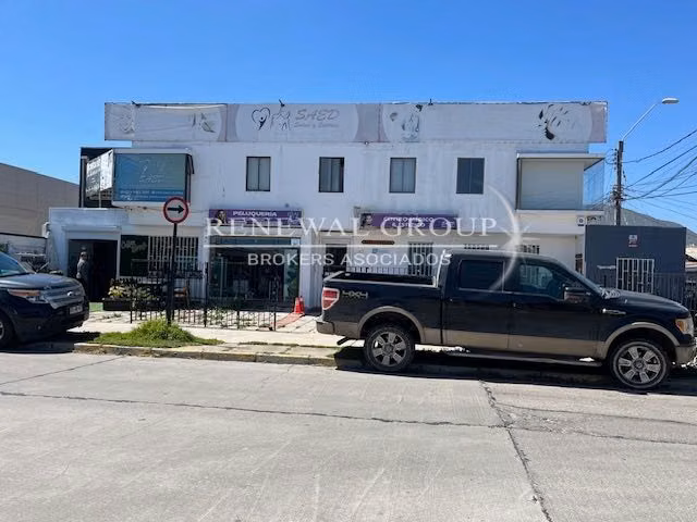 Amplio local comercial con excelente ubicació (122702)
