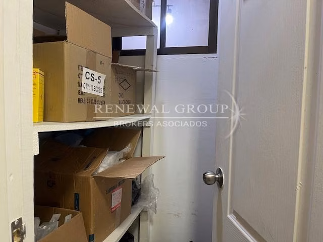 Amplio local comercial con excelente ubicació (122702)