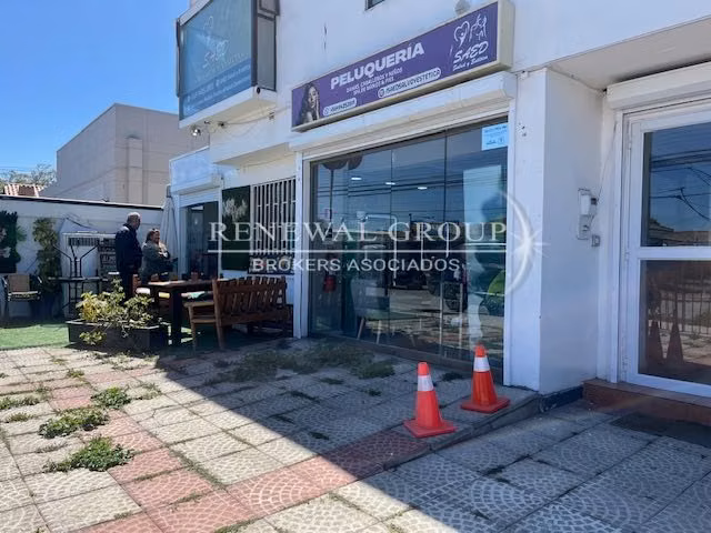 Amplio local comercial con excelente ubicació (122702)