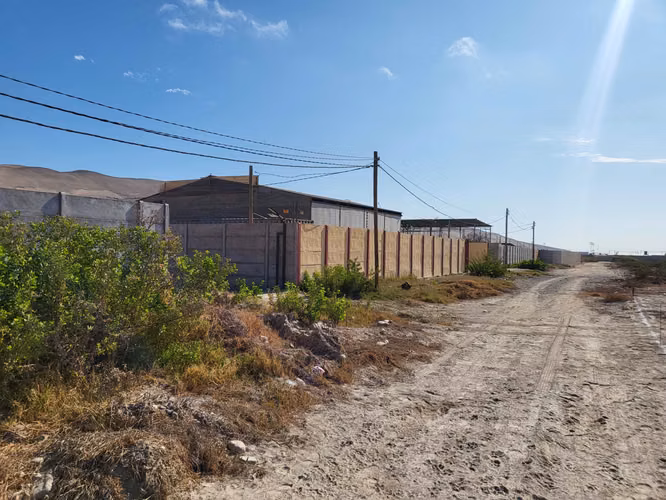 EXCELENTE LOTE DE 1,1 HAS. (11.000 m2)