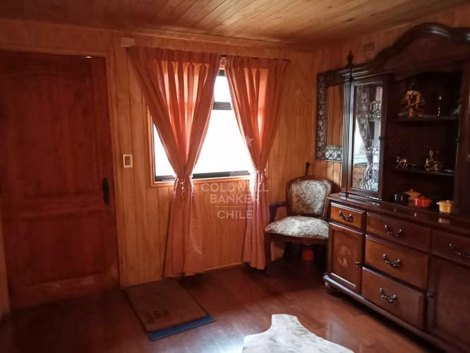 Casa en Parcela y Gran Potencial.