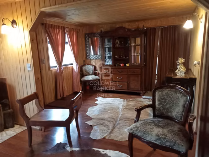 Casa en Parcela y Gran Potencial.