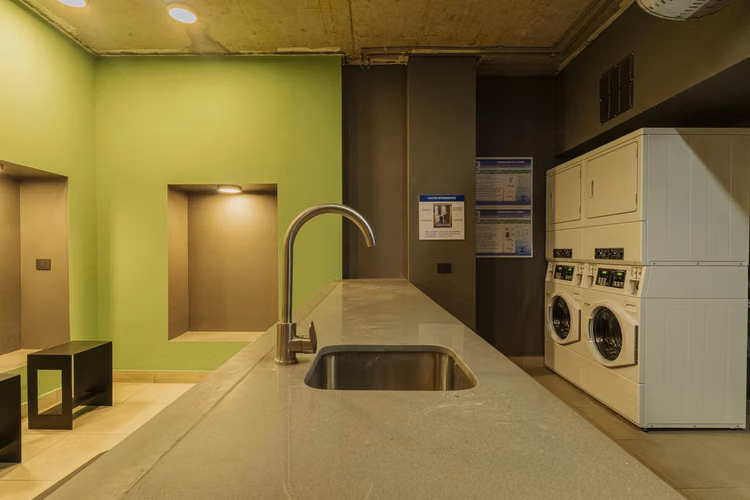 Lo Ovalle 285 Depto 2 Dorms con Terraza Piso 3