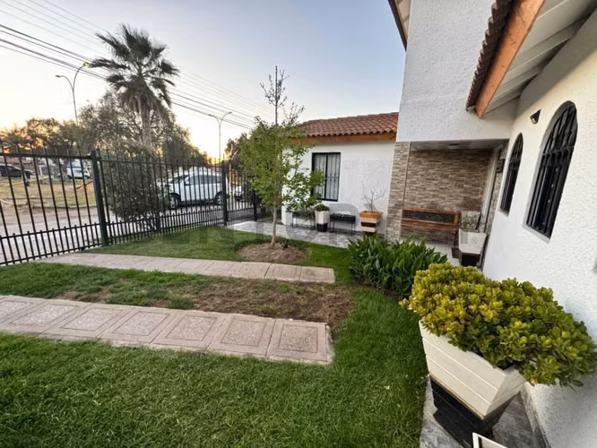 Se vende Casa en sector cerrado Peñuelas - Coquimbo