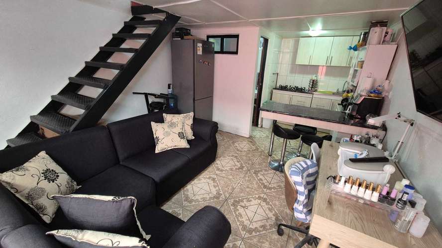 Gran Casa en General Salvo con 10 Dptos (122923)