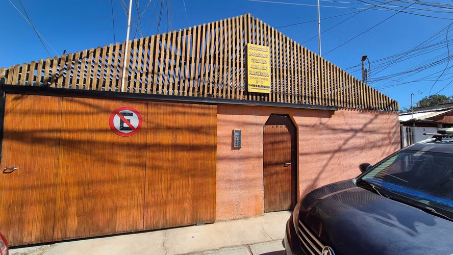 Gran Casa en General Salvo con 10 Dptos (122923)