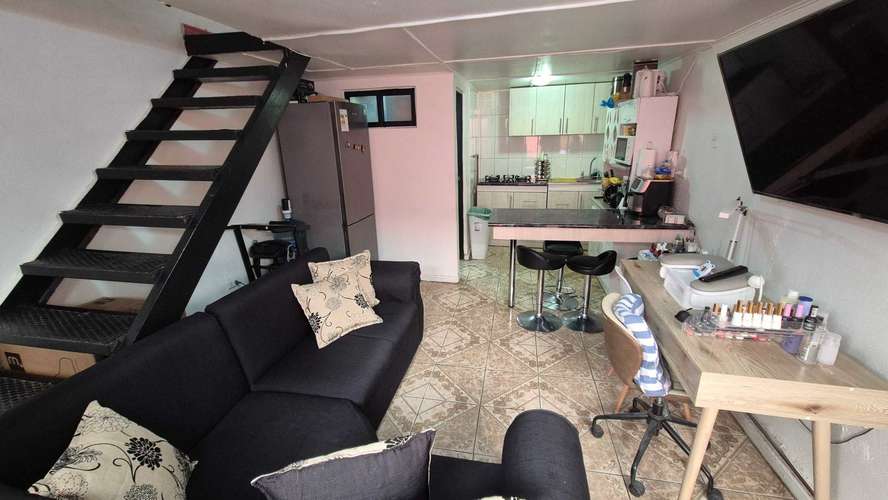 Gran Casa en General Salvo con 10 Dptos (122923)