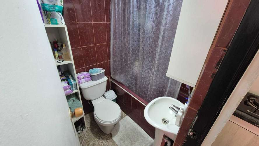 Gran Casa en General Salvo con 10 Dptos (122923)