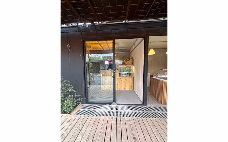 Locales comerciales en arriendo sector Molco entre Pucon y Villarrica