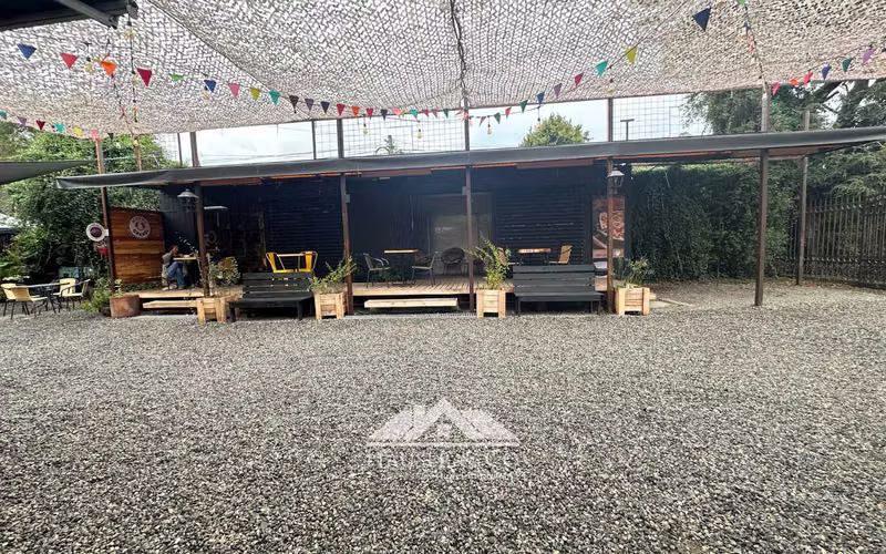 Locales comerciales en arriendo sector Molco entre Pucon y Villarrica