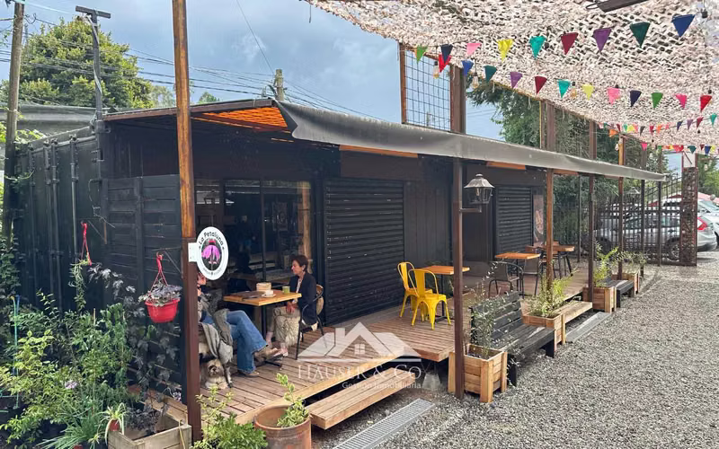 Locales comerciales en arriendo sector Molco entre Pucon y Villarrica