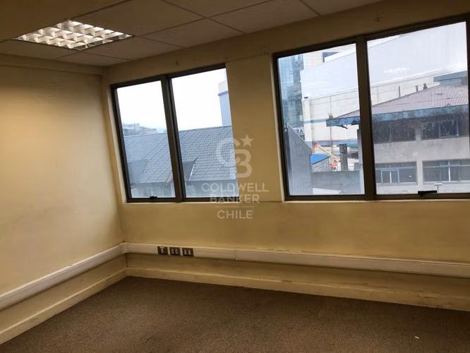 Oficinas de 32 m2 habilitadas en centro de Puerto Montt - Imagen 4