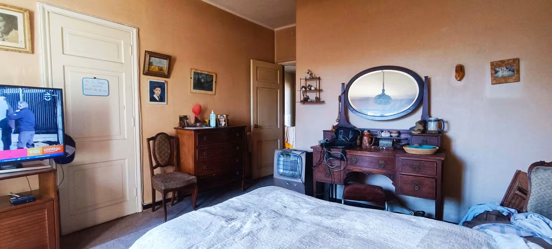 Casa solida de seis dormitorios en Ñuñoa - Imagen 10
