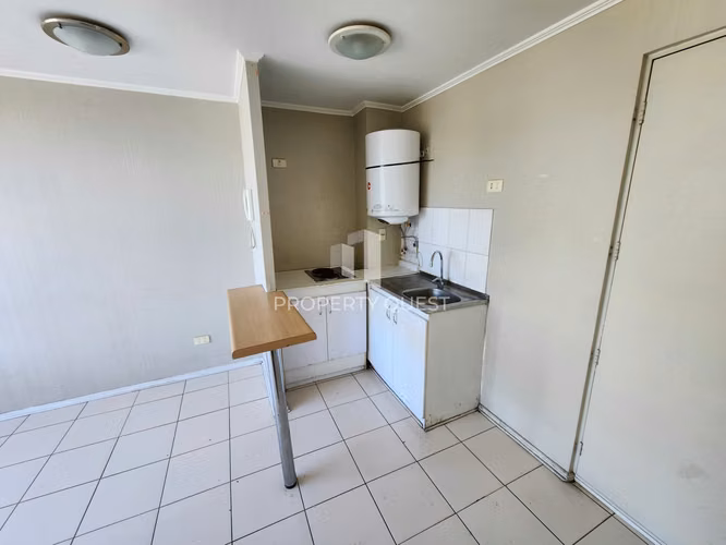 ARRIENDO DEPTO 1D+1B A PASOS USS (122963)