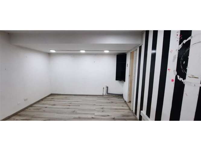 VENTA Local Comercial con Baño Escuela Militar Las Condes