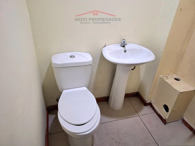 Se Arriendan Oficinas y Locales comerciales, Galeria centro de Quillota