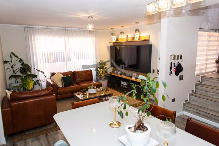 Se vende hermosa casa 5D 3B en condominio.  (123073)