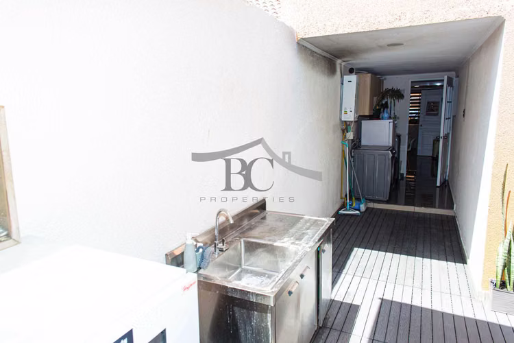Se vende hermosa casa 5D 3B en condominio.  (123073)