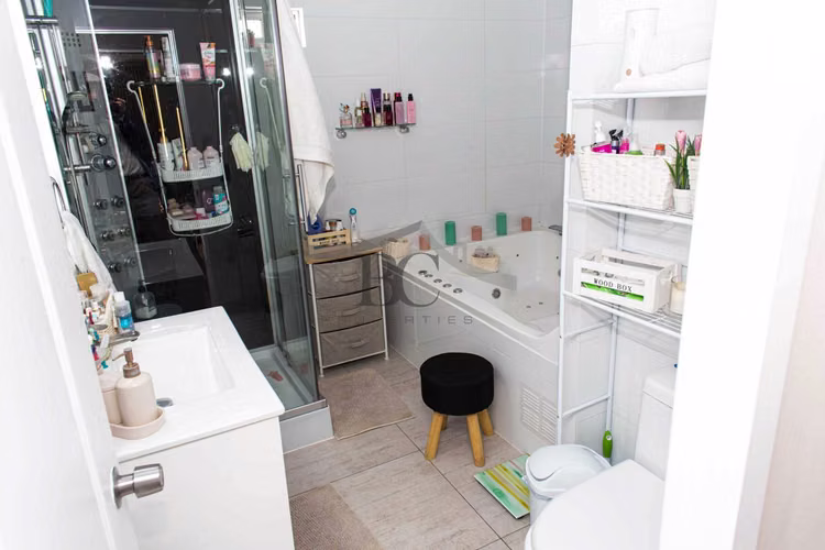 Se vende hermosa casa 5D 3B en condominio.  (123073)