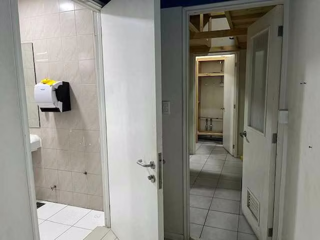 Local Com. de 160 m2 con Patente de Alcoholes (123116)