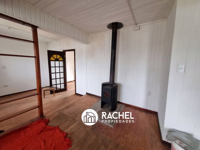 EN VENTA CASA 5 DORMITORIOS CERCANO A COLEGIO EN SECTOR CAMPOS DEPORTIVO, TEMUCO