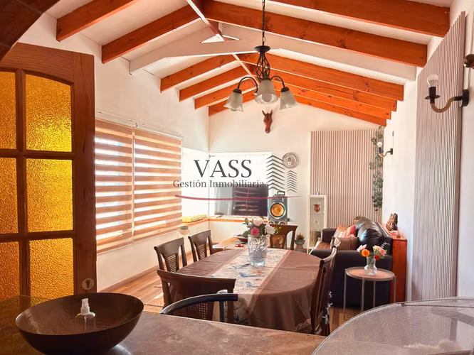 VASS vende casa 3D 3B en sector Valencia, Quilpué