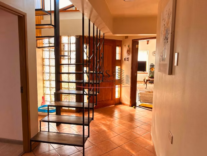 VASS vende casa 3D 3B en sector Valencia, Quilpué