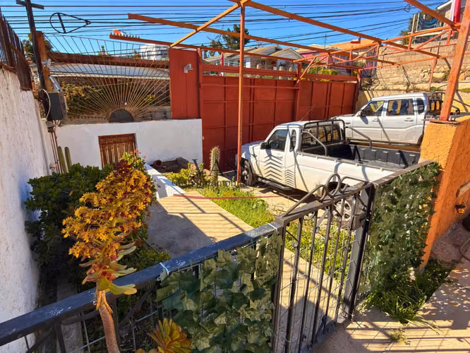 VASS vende casa 3D 3B en sector Valencia, Quilpué