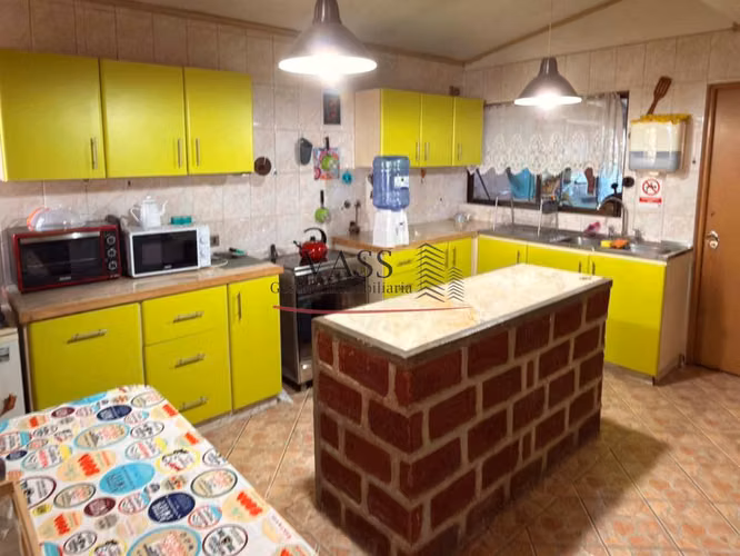 VASS vende casa 3D 3B en sector Valencia, Quilpué