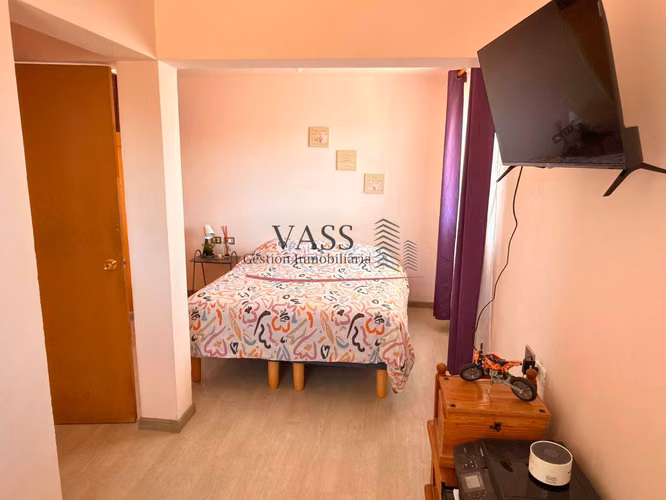 VASS vende casa 3D 3B en sector Valencia, Quilpué