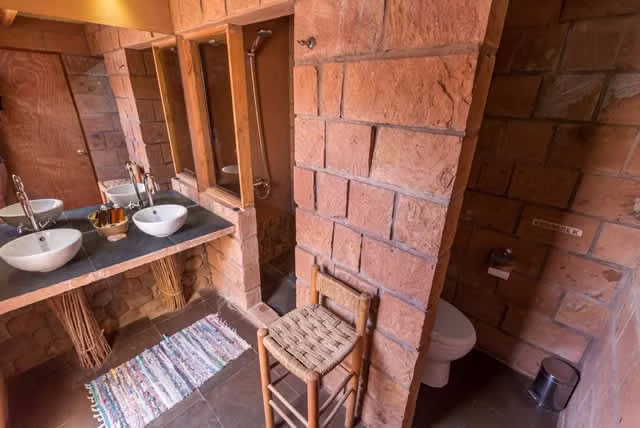 HOTEL RÚSTICO, SAN PEDRO DE ATACAMA, 4HAB. 4B. 10E.