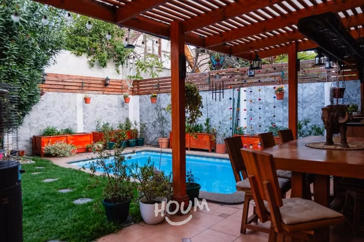 Casa en Avenida Mariano Sánchez Fontecilla