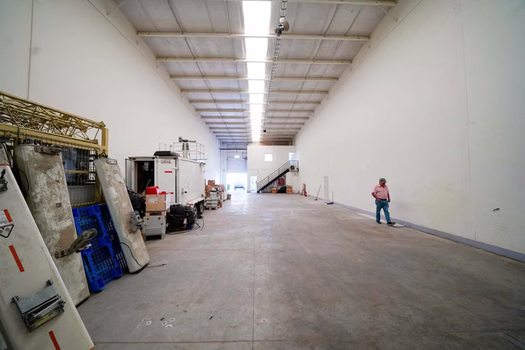 Bodega en BackOffice Business Park (123598)