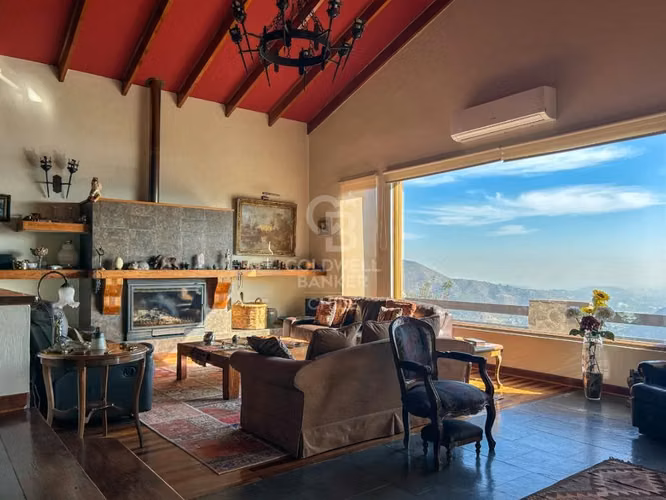 Elegante refugio en Valle del Arrayán, vistas sublimes
