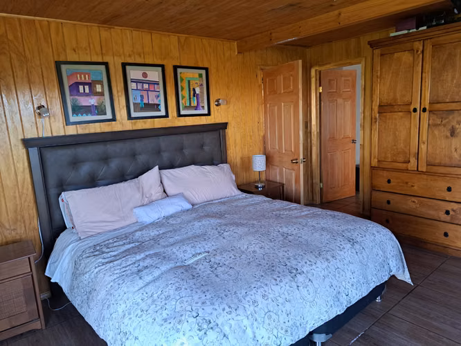 SE VENDE AMPLIA CASA EN CONDOMINIO