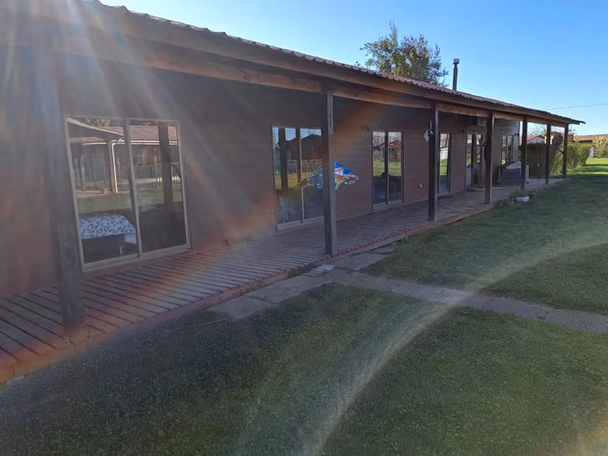 SE VENDE AMPLIA CASA EN CONDOMINIO