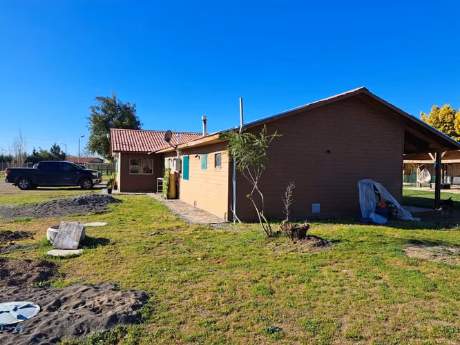 SE VENDE AMPLIA CASA EN CONDOMINIO