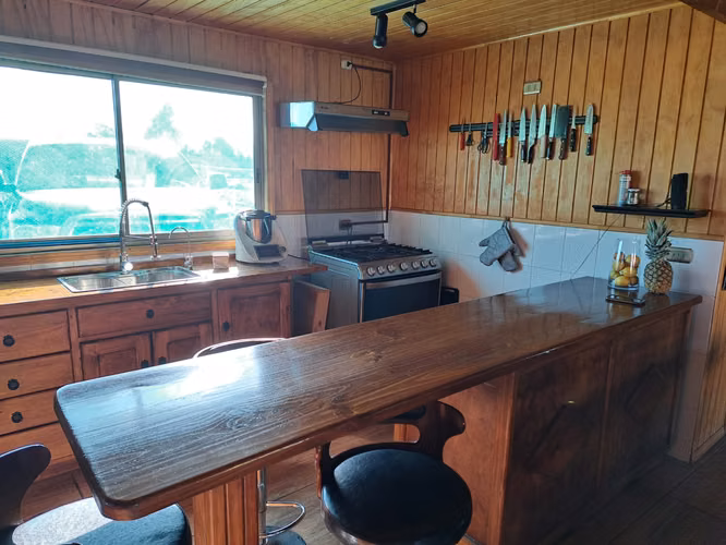 SE VENDE AMPLIA CASA EN CONDOMINIO