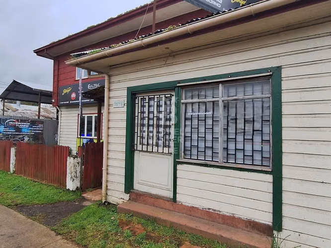 Casa céntrica 2 pisos, ideal para negocio o proyecto.