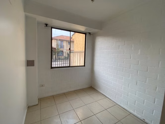 SE VENDE. 4D y 3B. Maipú, Chañaral Norte. Casa Grande/Estacionamiento/Condo Cerrado